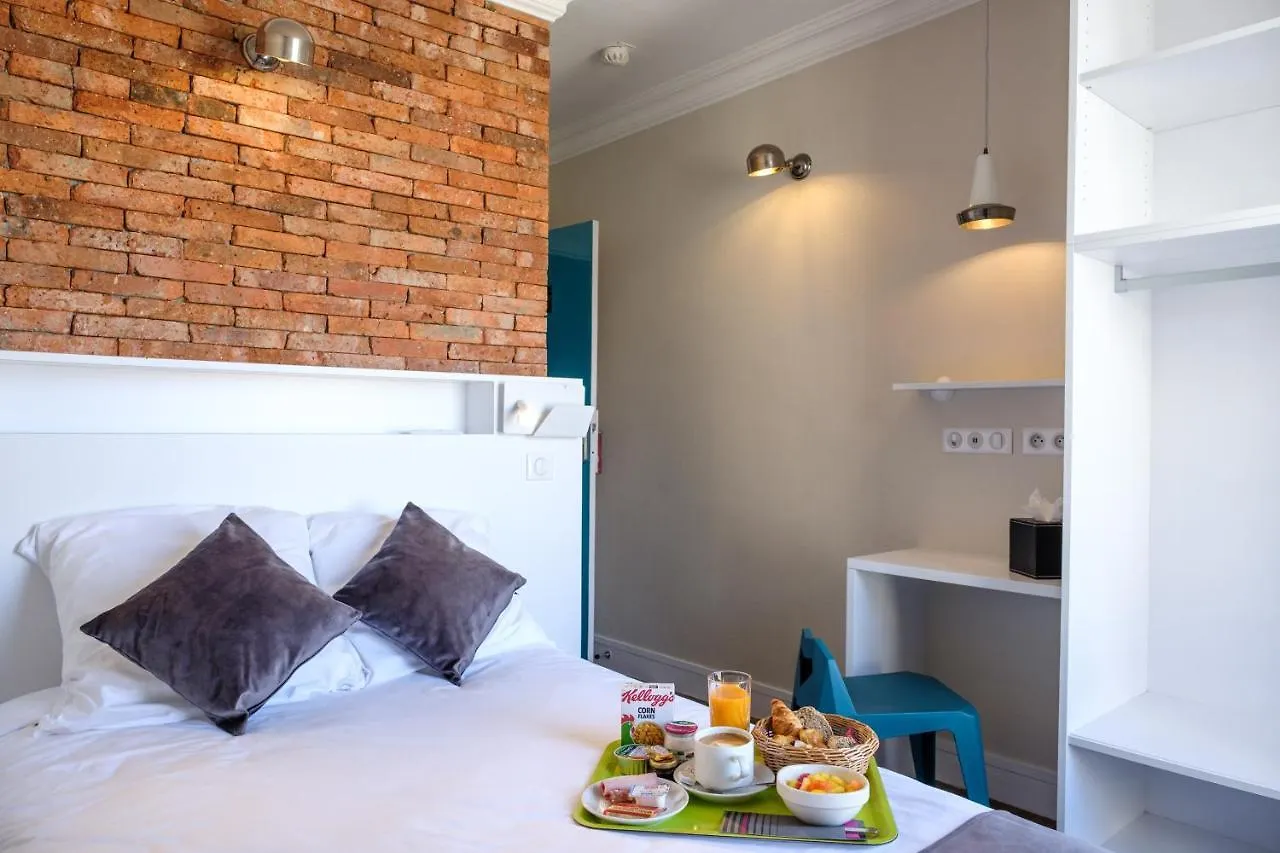 Hotell De Montparnasse 3*