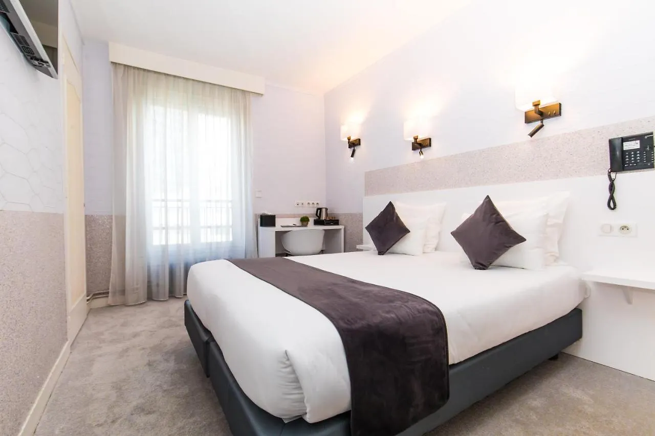 Hotell De Montparnasse 3*