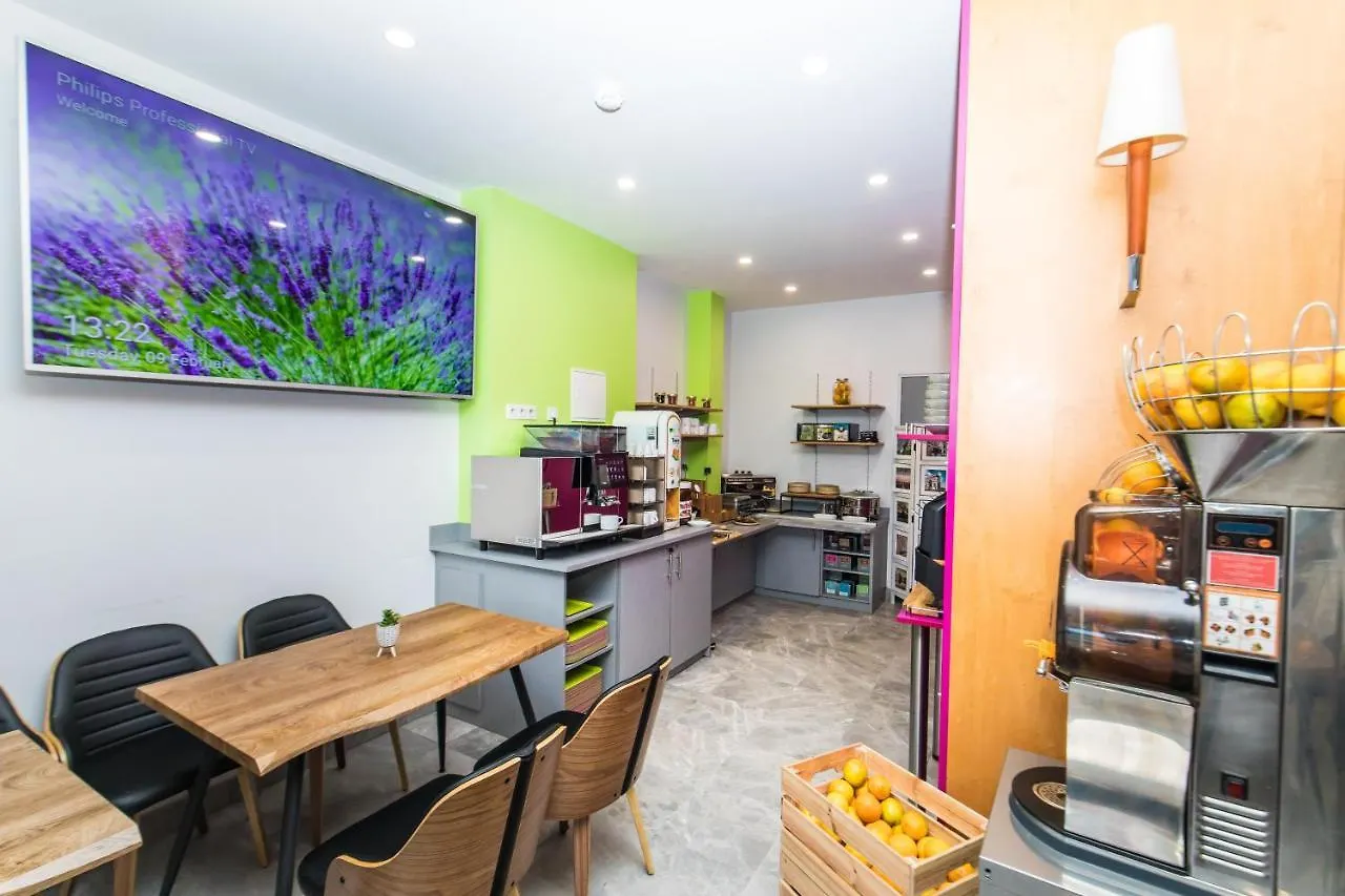 De Montparnasse Hotell Paris